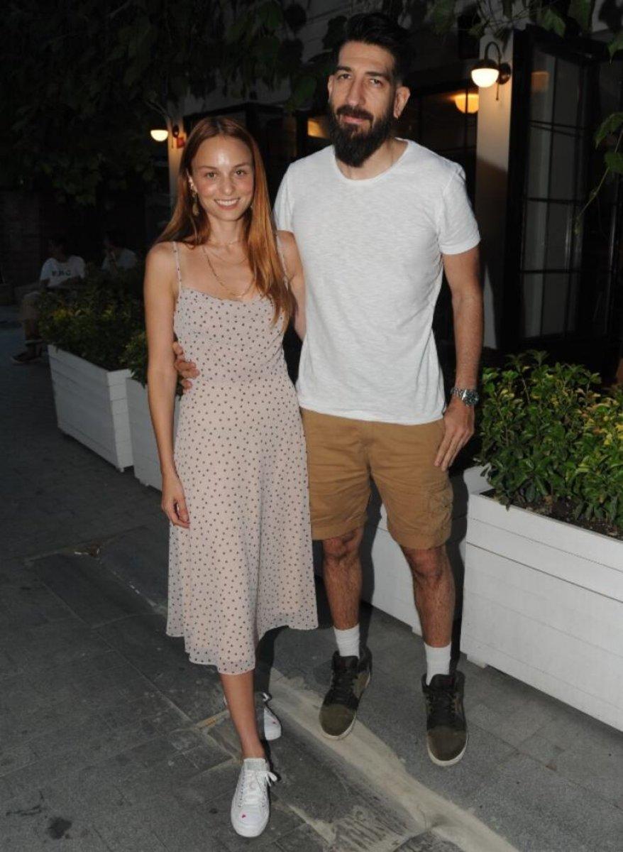 Nilperi Şahinkaya: Yemekler Emre'den, temizlik benden