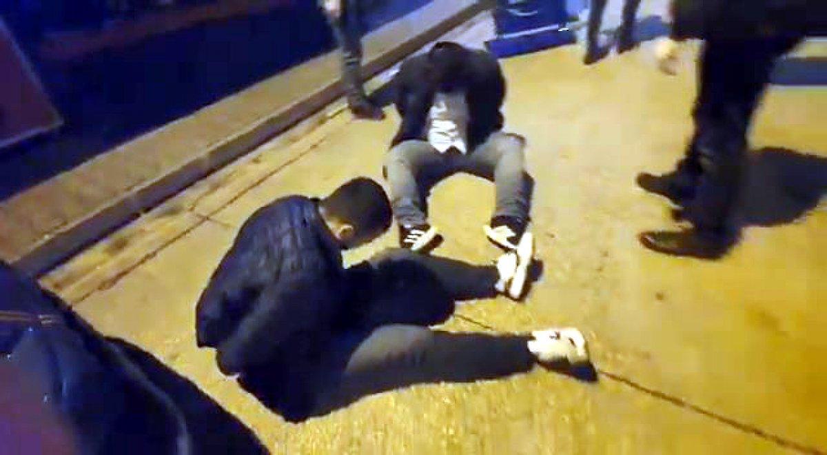 İstanbul'da 1'i firari 4 şüpheli, silah ve yüklü miktarda para ile yakalandı