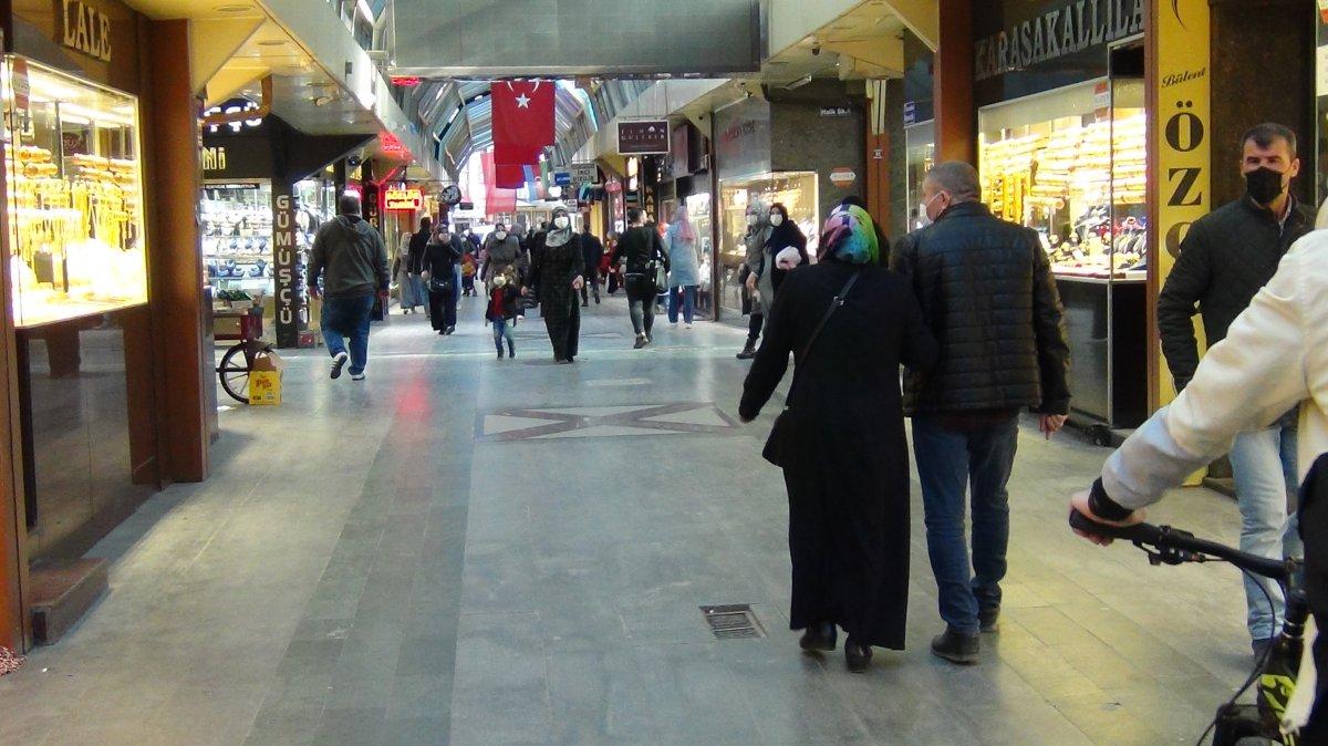 Vatandaş kuyumculara koştu