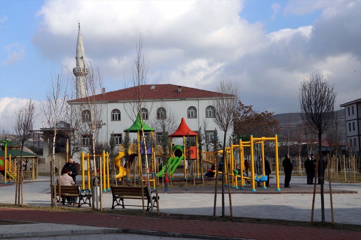 Modern konutlara kavuşan Elazığlılar mutlu