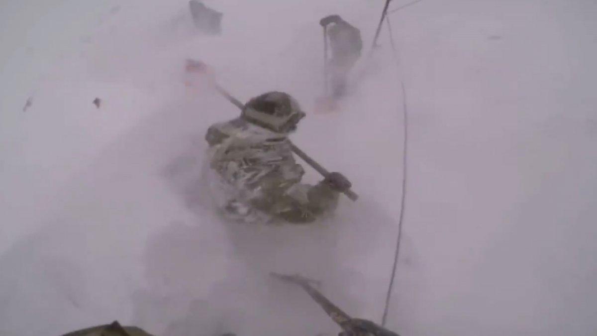 Eksi 30 derecede, 3 bin metre yükseklikteki üs bölgesinde yaşam