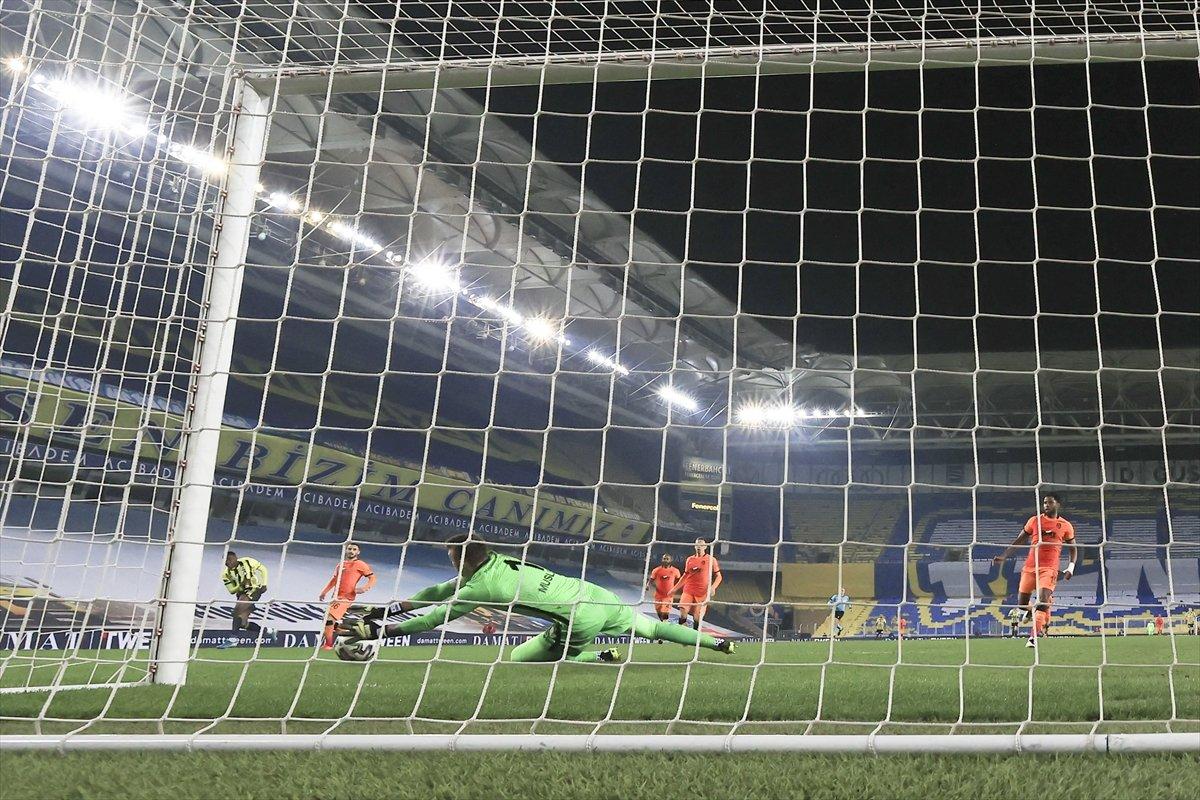 Muslera: Galibiyeti anneme armağan ediyorum