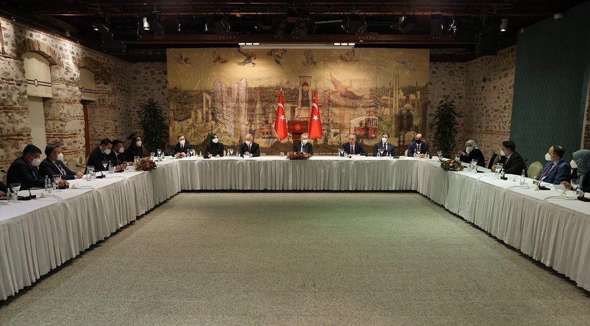 Cumhurbaşkanı Erdoğan: Avrupa'da Müslümanlar çift yönlü bir cendereye alınıyor