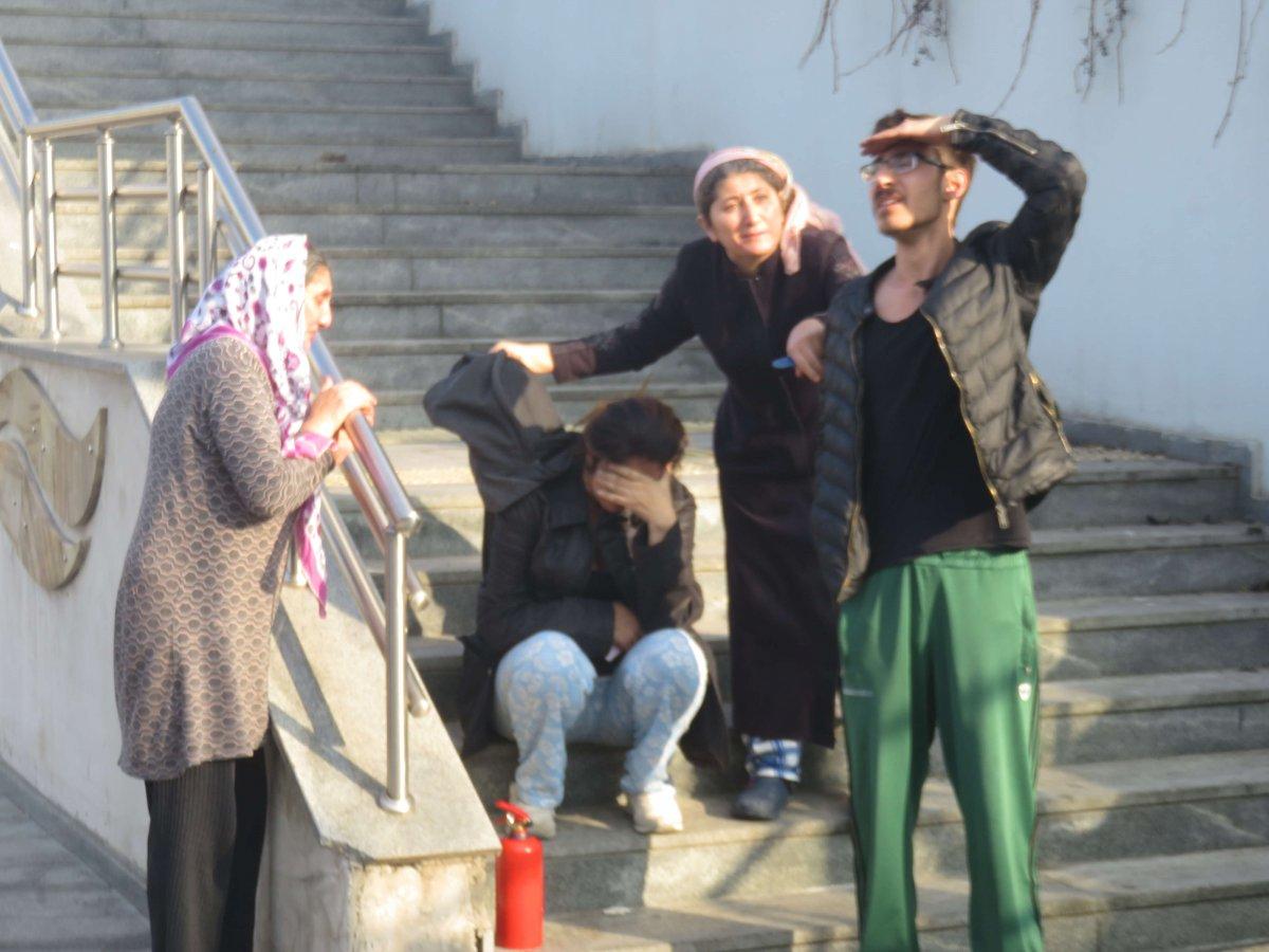 Üsküdar'da 5 katlı binada yangın çıktı