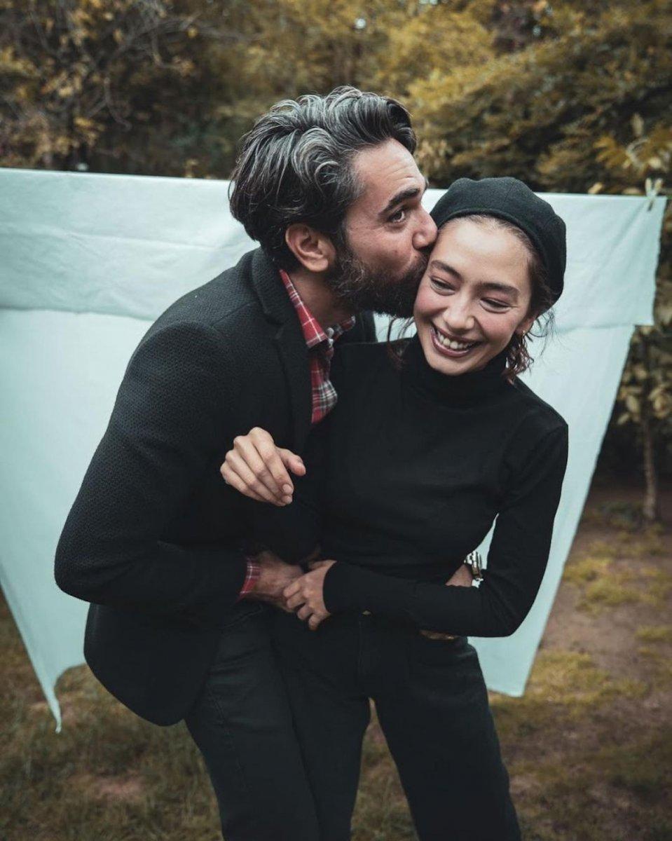 Kadir Doğulu, Neslihan Atagül'ün ayakkabı bağcıklarını bağladı