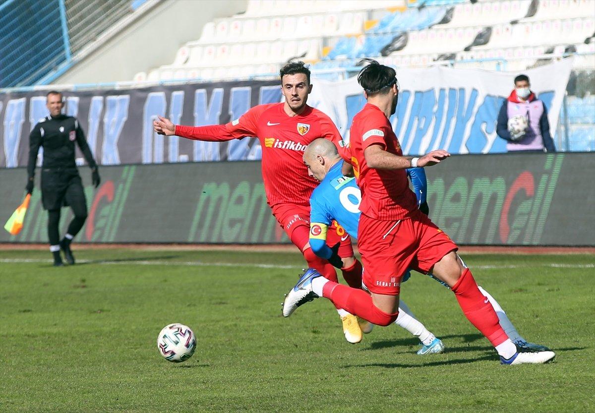 BB Erzurumspor 10 kişi kaldığı maçta Kayserispor'la berabere kaldı