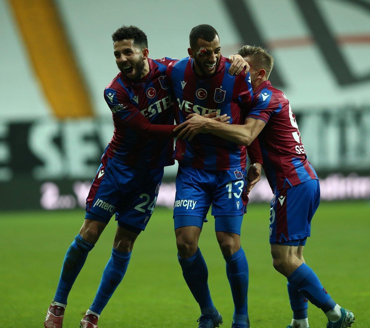 Benfica, Vitor Hugo'yu izletiyor