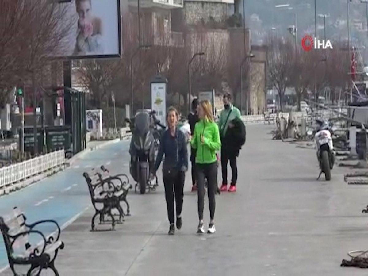 İstanbullular kısıtlama günlerinde evde kalmadı
