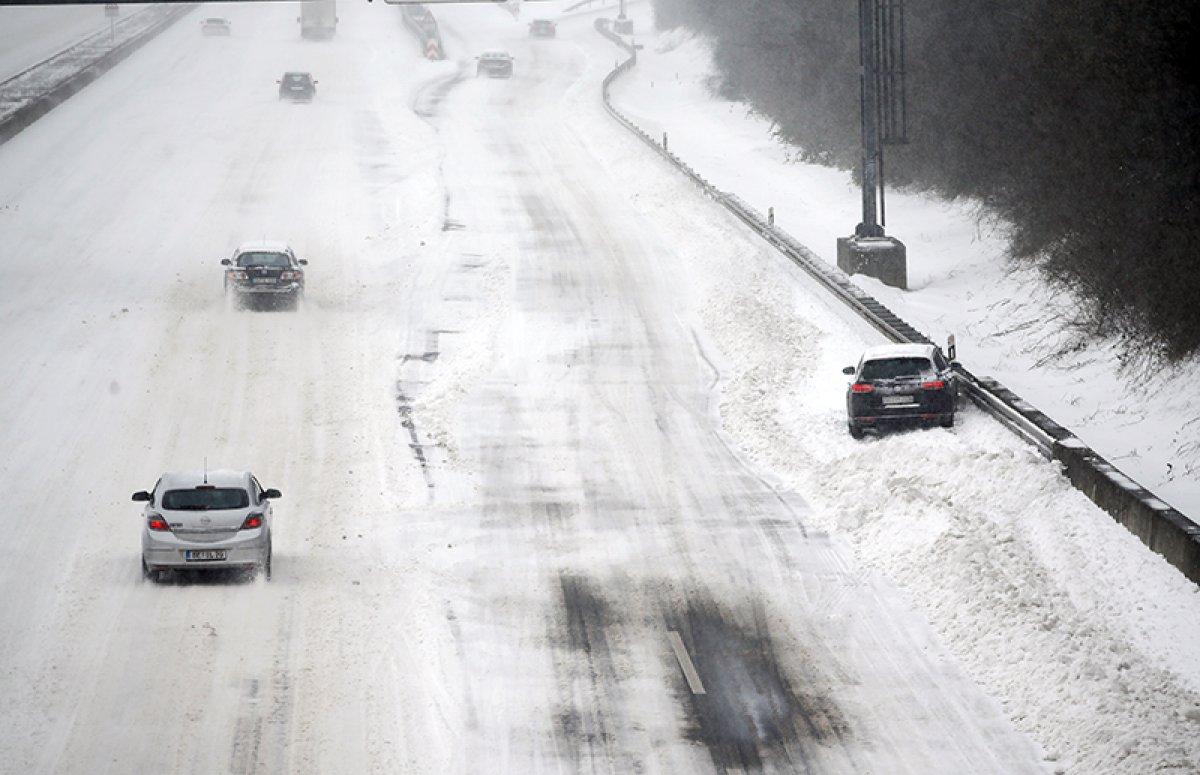 Avrupa'da kar yağışı etkili oldu