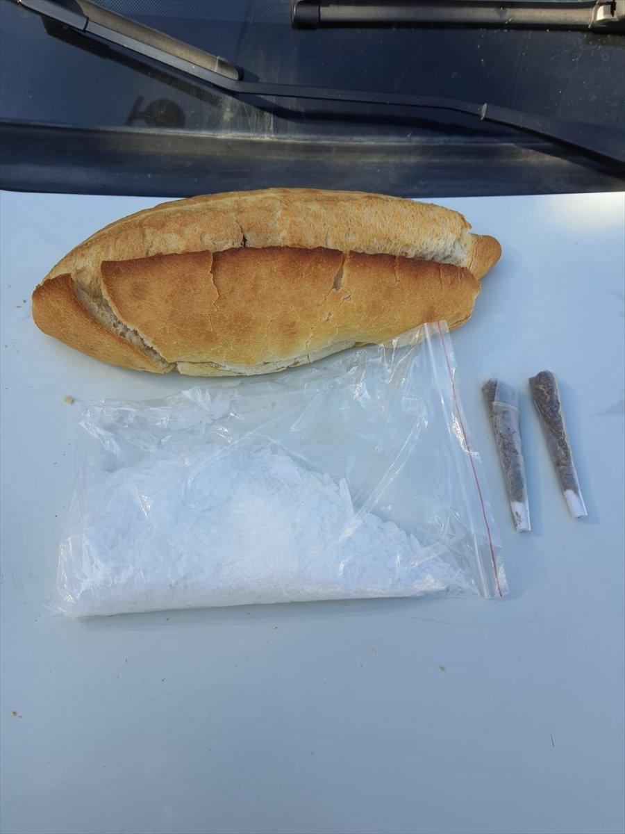 Ankara'da ekmeğin arasından uyuşturucu çıktı