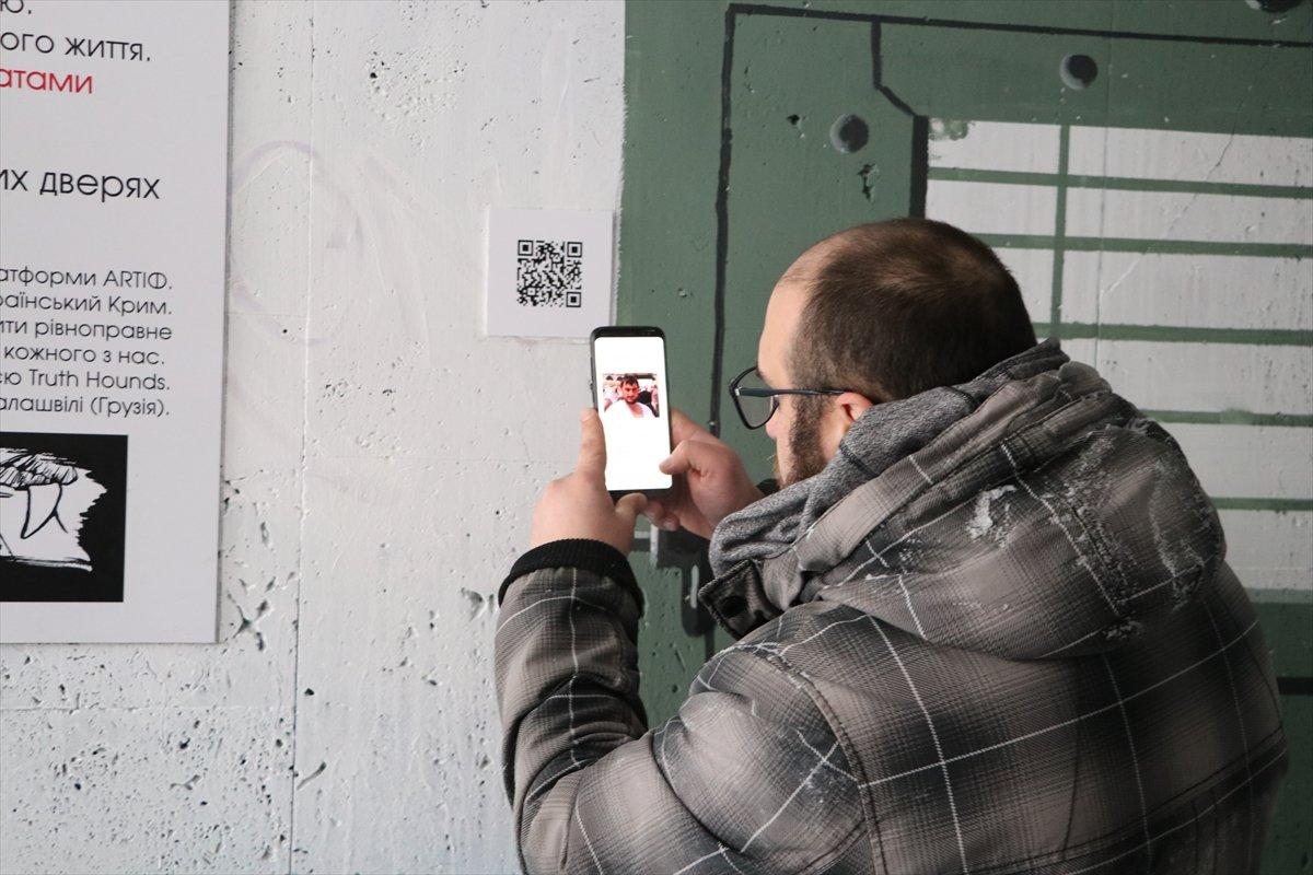 Ukrayna'da Kırımlı tutukluları alt geçidi hapishaneye çevirerek andılar