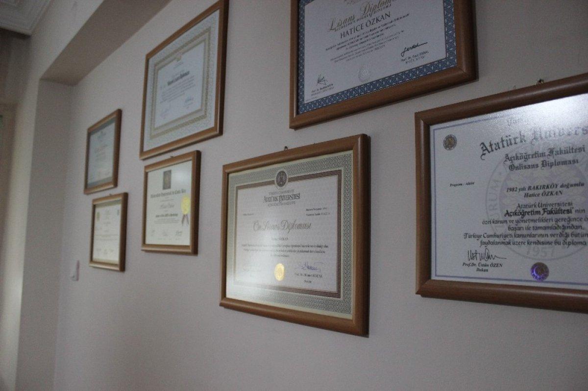 İzmirli SMA Tip 2 hastası Hatice Özkan, 6'ncı lisans eğitimini alıyor