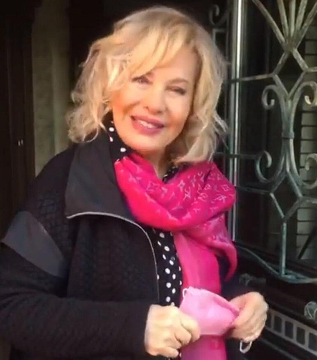 Emel Sayın aşı oldu