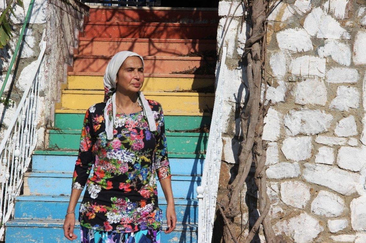 Köye yerleşen eski manken Bilun Dohmen, ağlaya ağlaya köy hayatını bıraktı