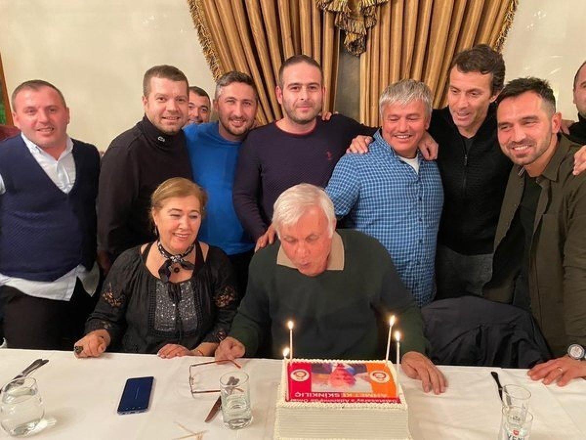 Galatasaray'ın efsane antrenörü Ahmet Keskinkılıç hayatını kaybetti.. Ahmet Keskinkılıç kimdir, neden öldü?