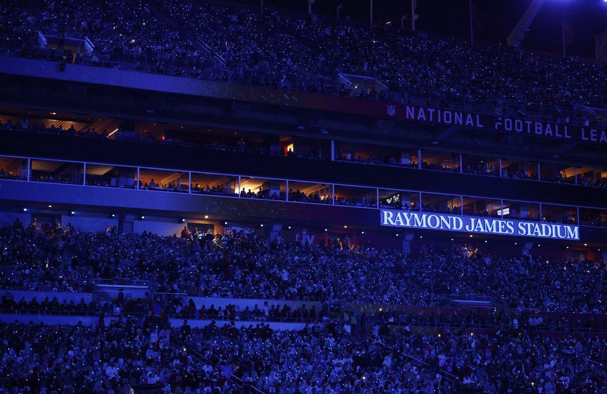 Super Bowl'da korona önlemleri unutuldu