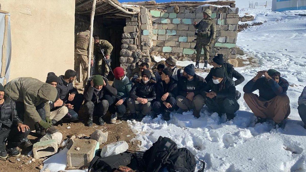 Van’da 73 kaçak göçmen yakalandı