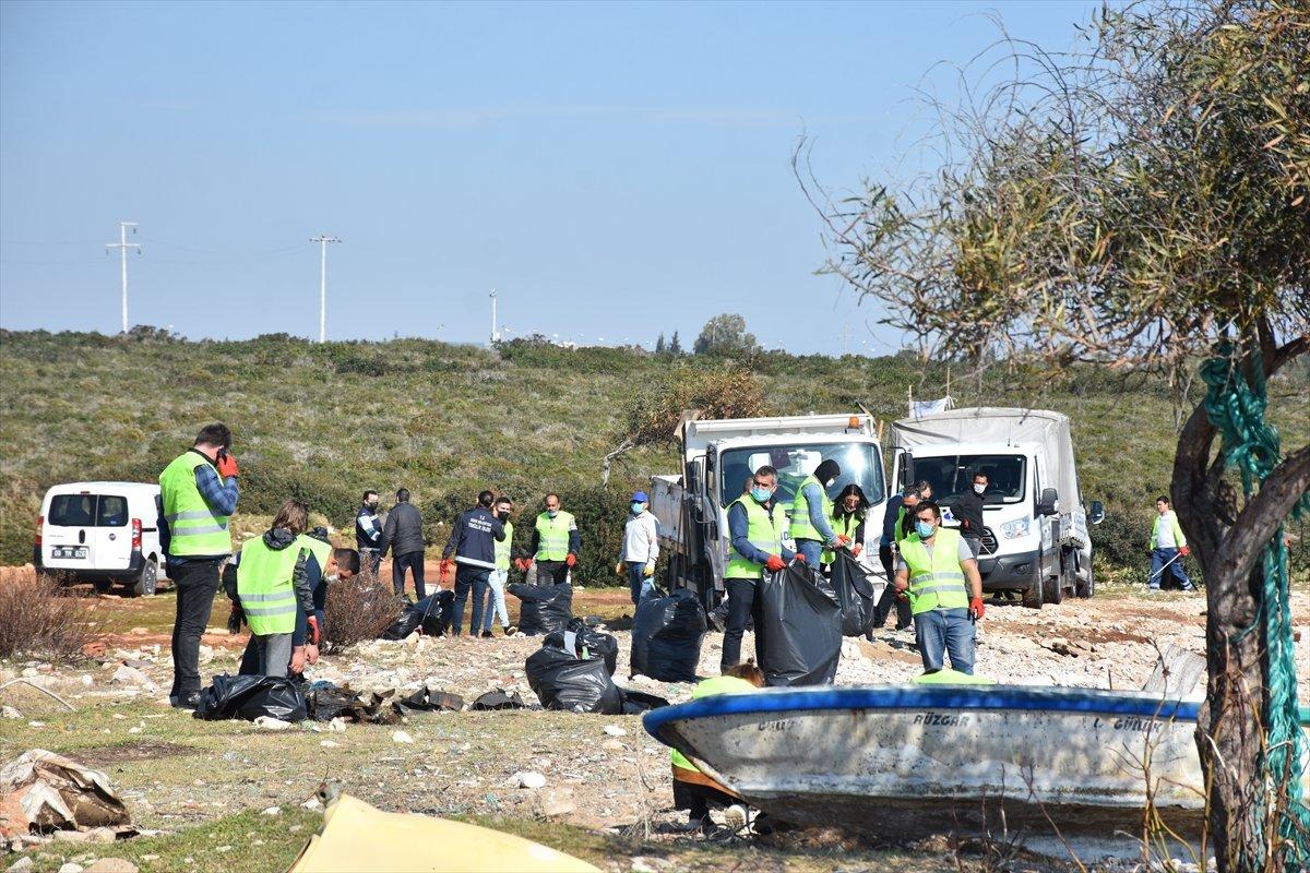 Didim'de 1,5 ton çöp toplandı