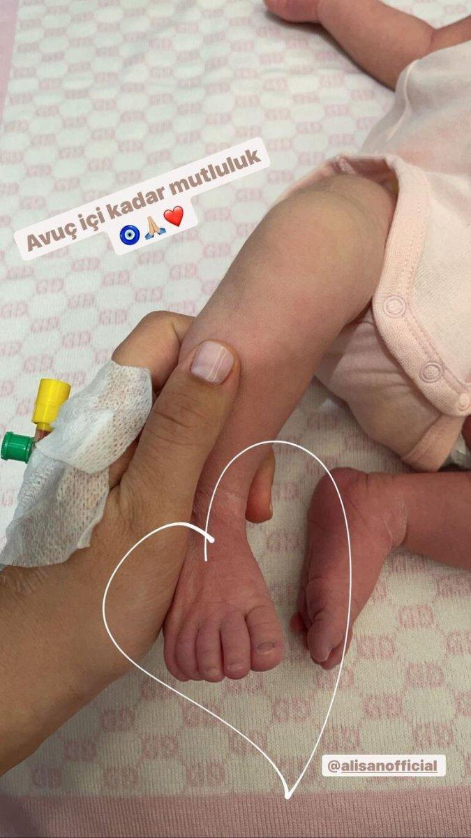 Buse Varol: Avuç içi kadar mutluluk