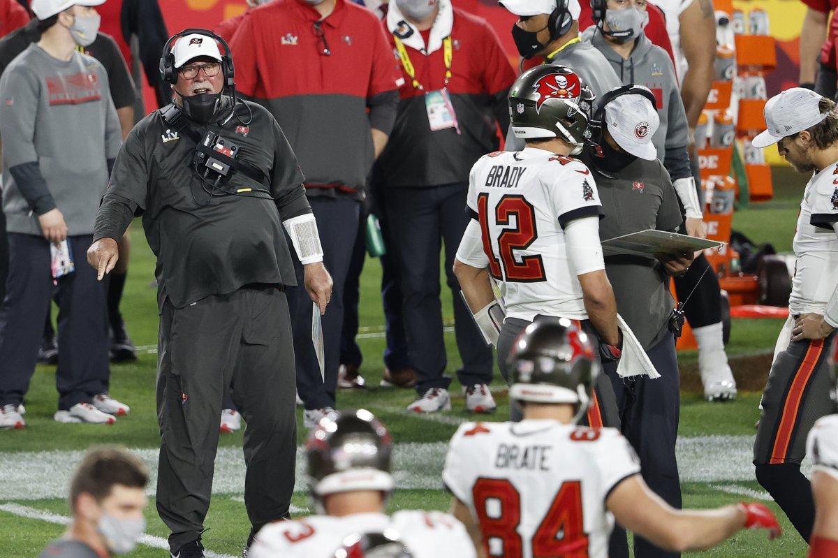 Super Bowl'da korona önlemleri unutuldu