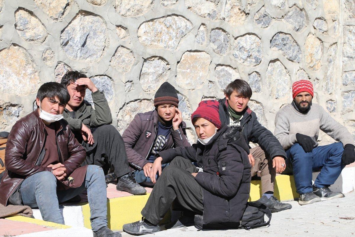 Van’da 73 kaçak göçmen yakalandı