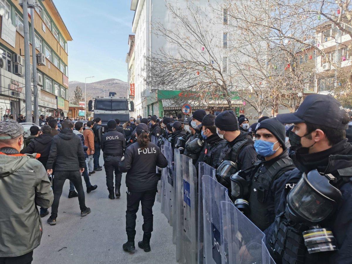 Tunceli'de, izinsiz 'Boğaziçi' eylemi gerginliği