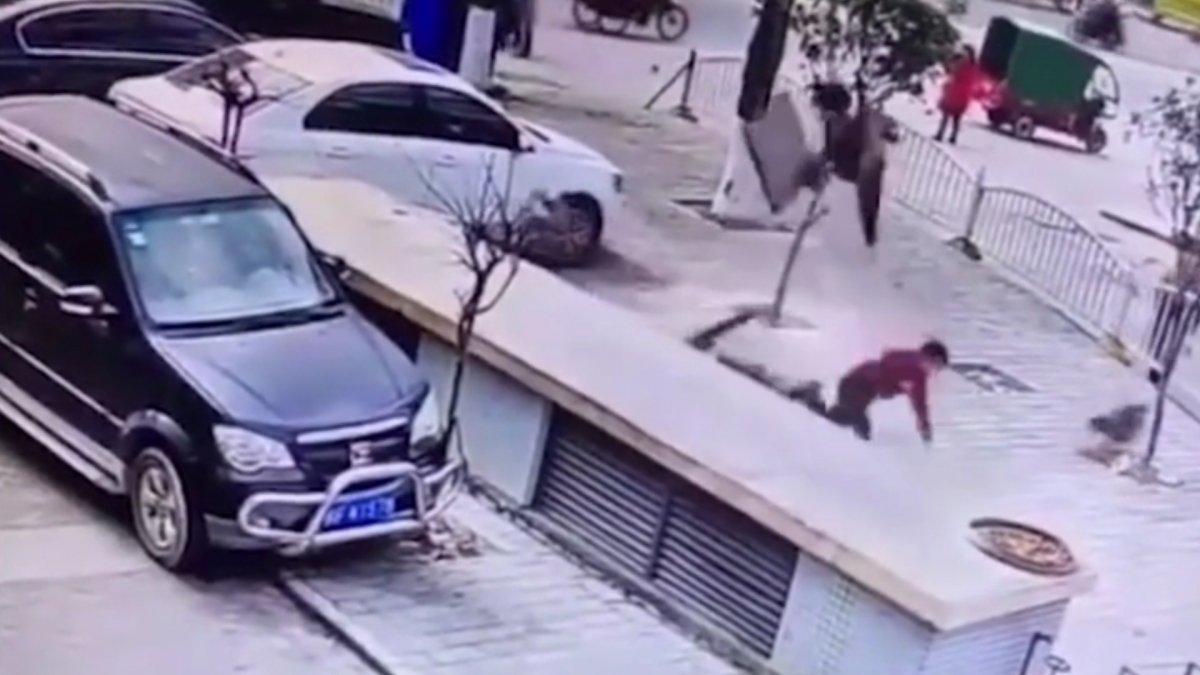 Çin'de rögara torpil atan çocuk havaya uçtu