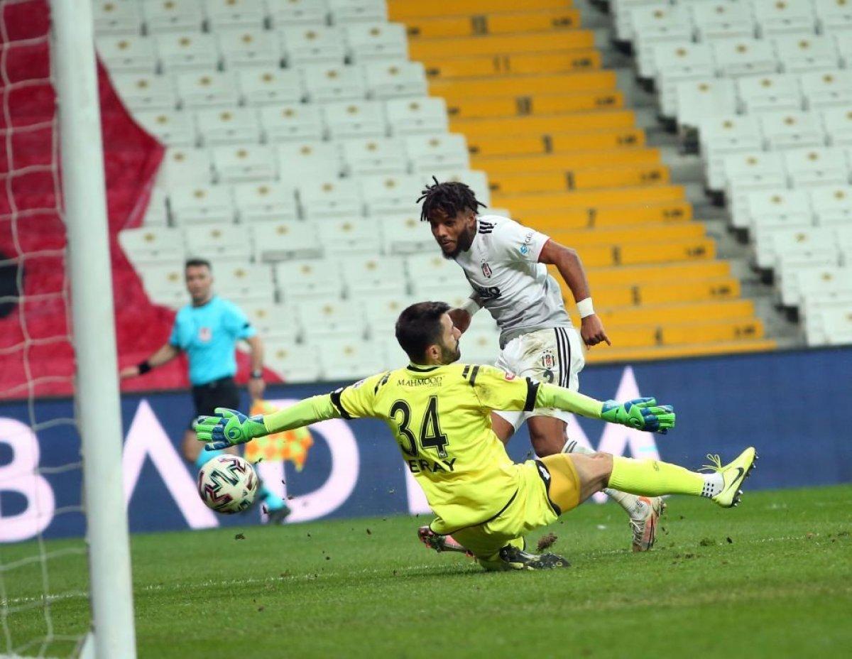 Beşiktaşlı taraftarlardan Valentin Rosier operasyonu