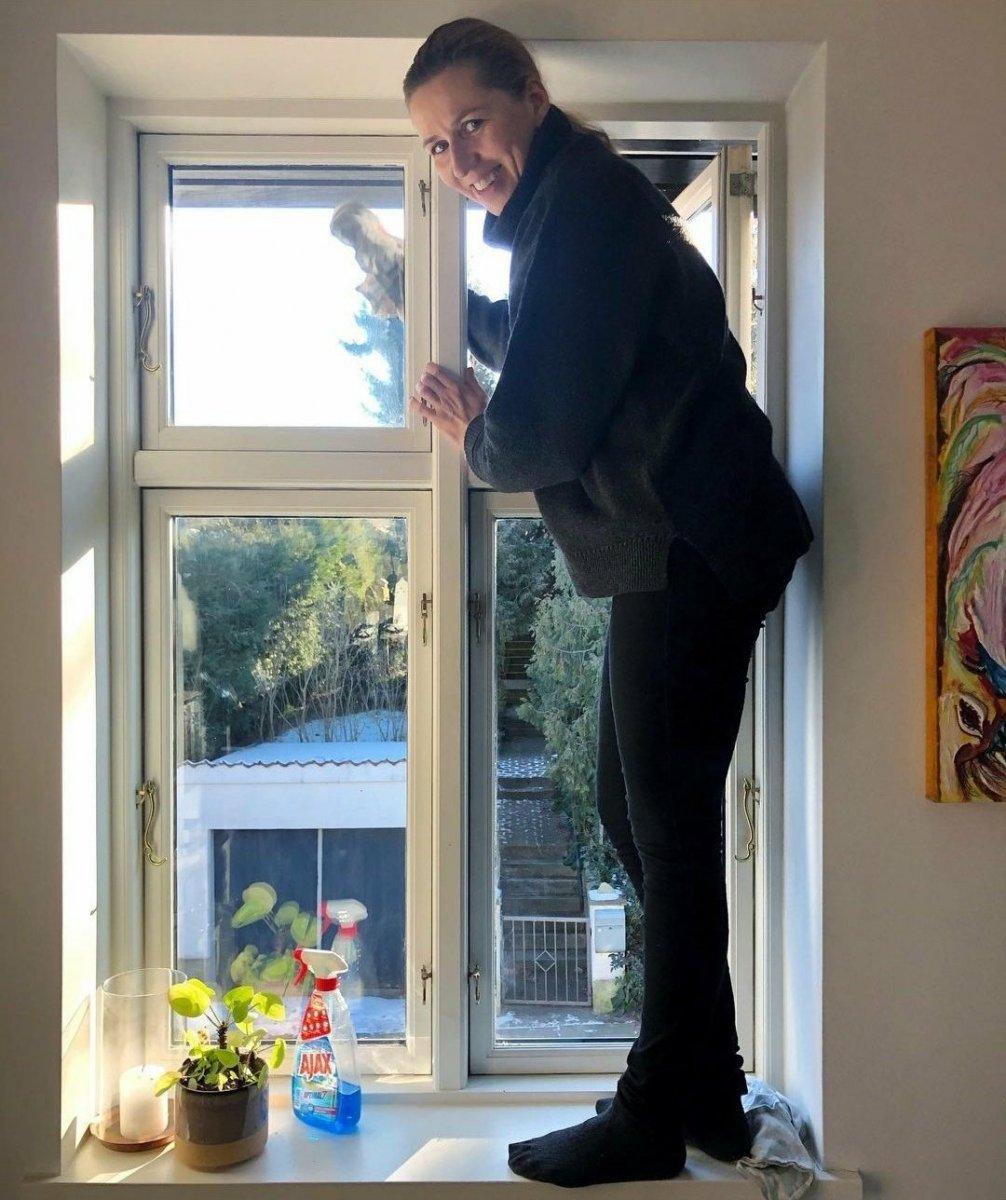 Danimarka Başbakanı Frederiksen'den temizlik pozu