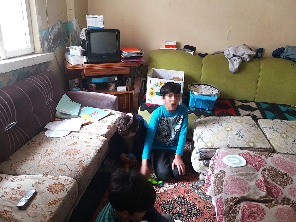 Samsun'da ağabeyini sopayla kafasından yaraladı