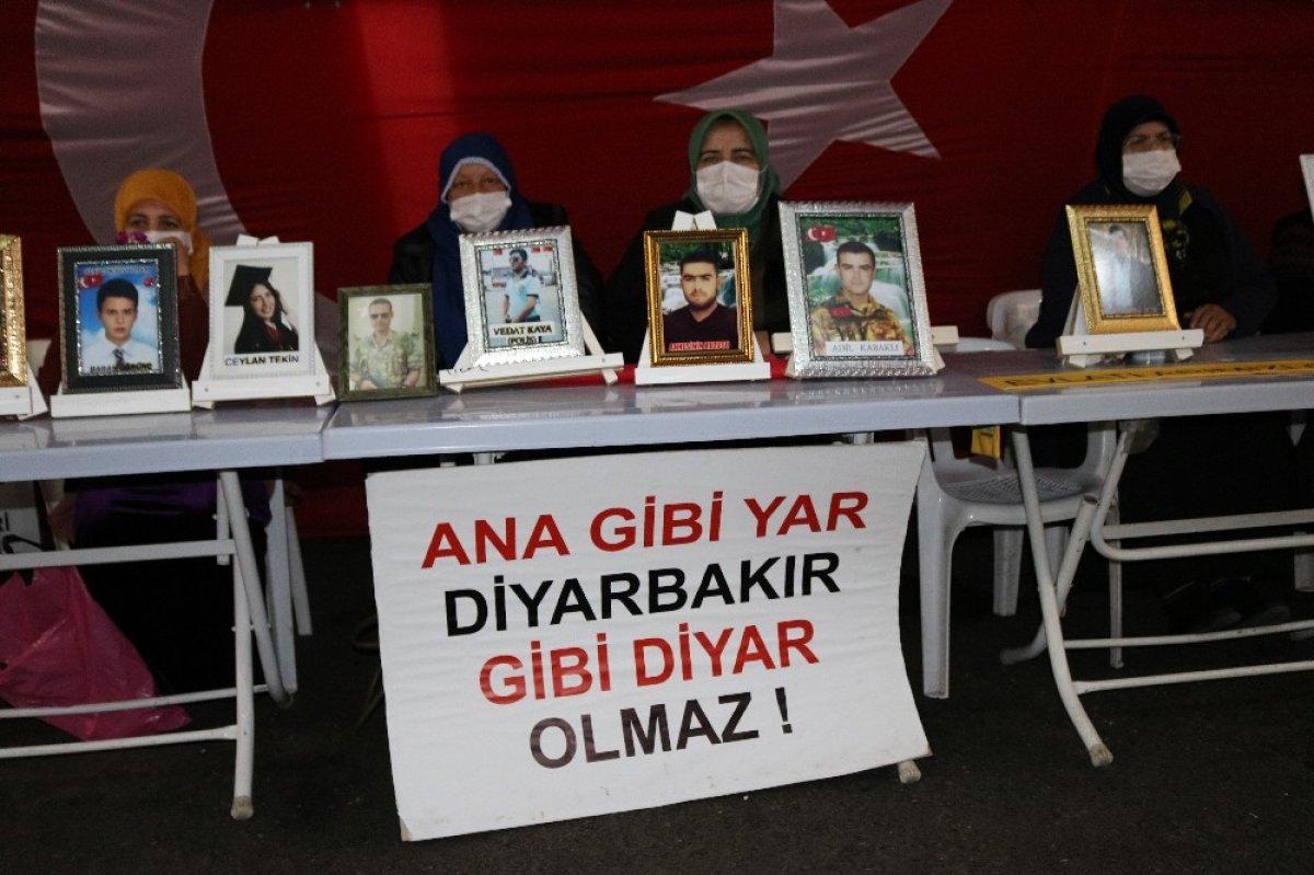 Twitter’ın evlat nöbetindeki ailelerin hesaplarını kapatmasına tepki