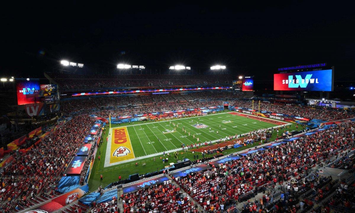 Super Bowl'da korona önlemleri unutuldu