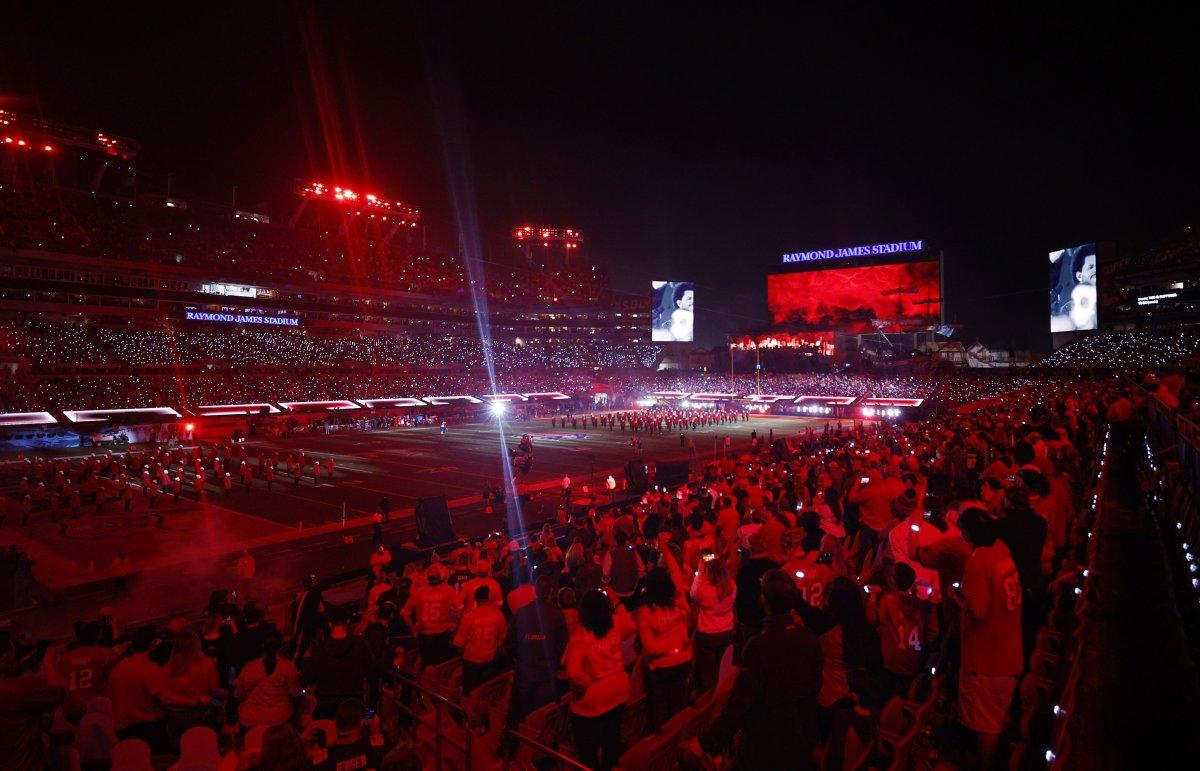 Super Bowl'da korona önlemleri unutuldu