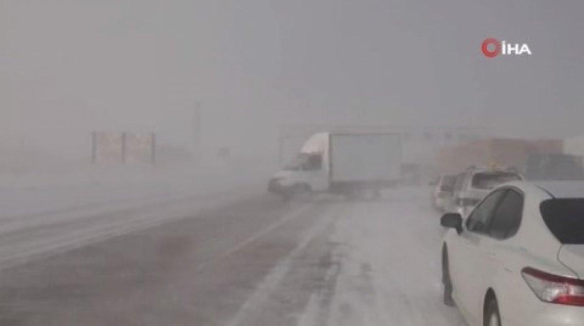 Kazakistan kara teslim