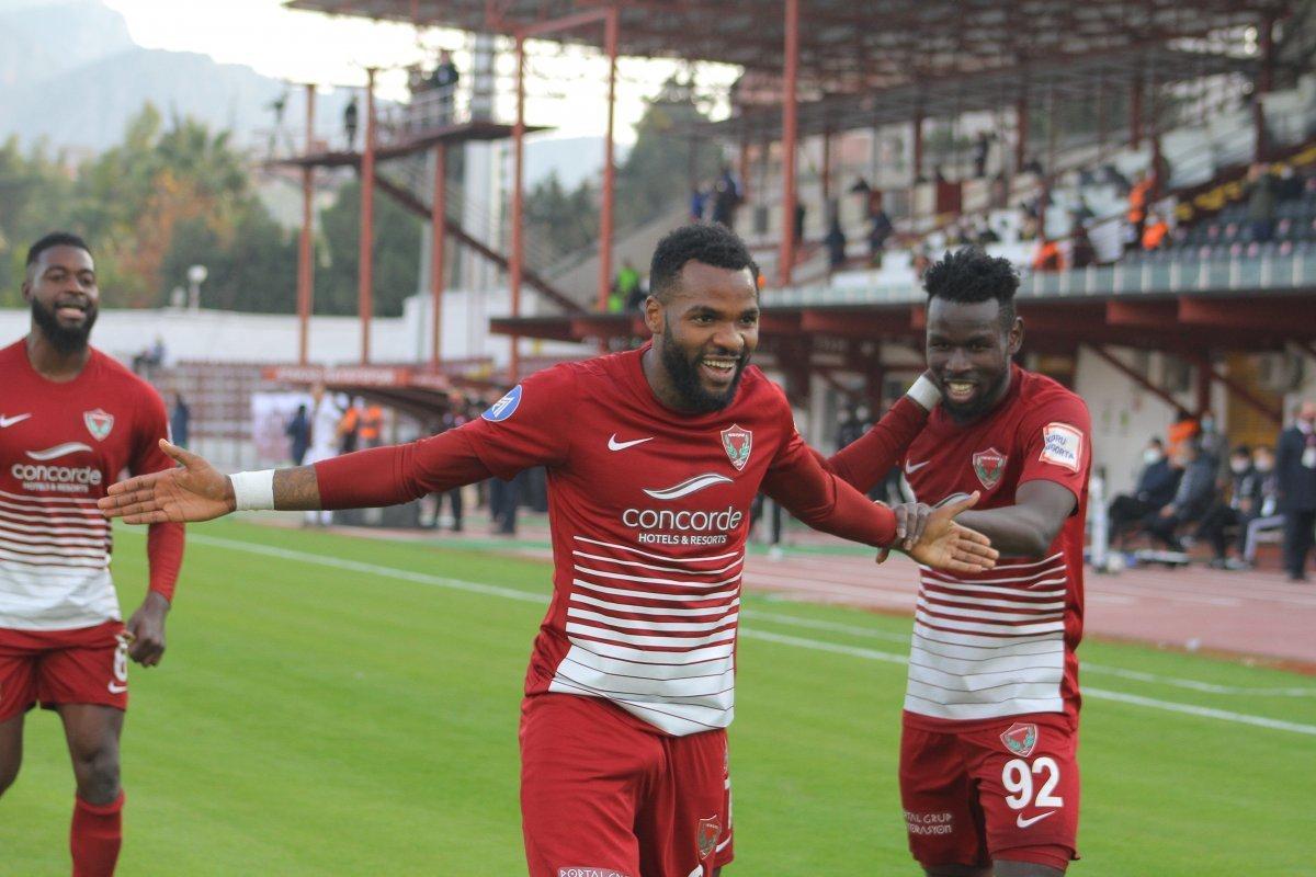 Aaron Boupendza, Avrupa'da 4. sırada