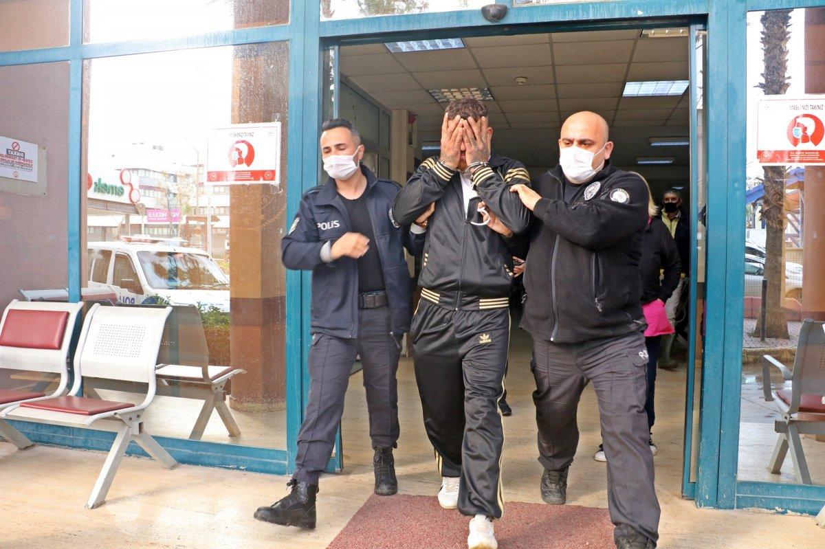 Antalya'da ‘krize girdim’ yalanıyla sürücüleri gasbetti