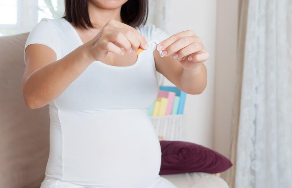 Hamileyken sigarayla bebeğinizi zehirlemeyin