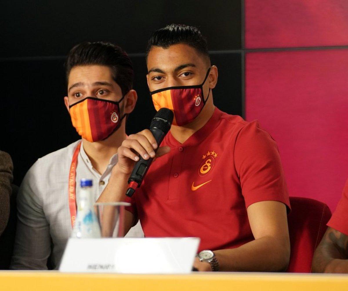 Galatasaray'da yeni transferlerin imza töreni