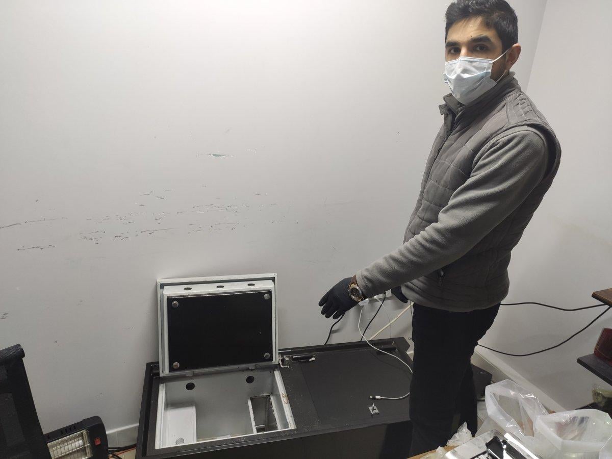 Fatih'te 1 milyon TL çaldıkları kasada, 5 TL bırakıp kayıplara karıştılar