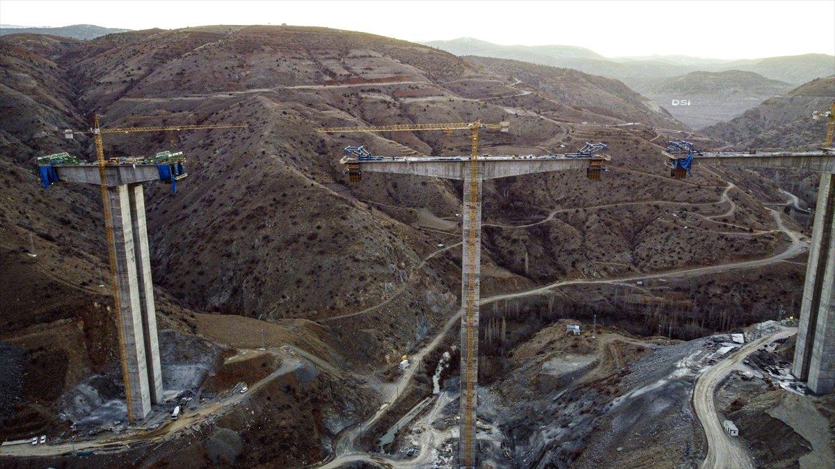 Türkiye'nin en yüksek ayaklı viyadüğü: Eğiste