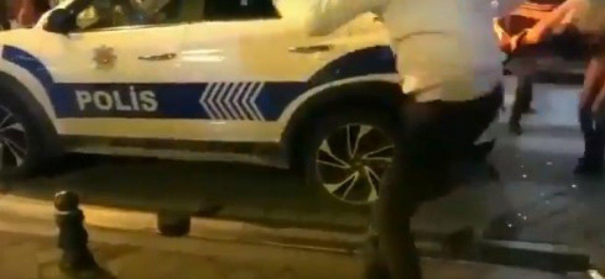 Kadıköy'deki eylemde polis aracını tekmelediği iddia edilen şüpheli tutuklandı