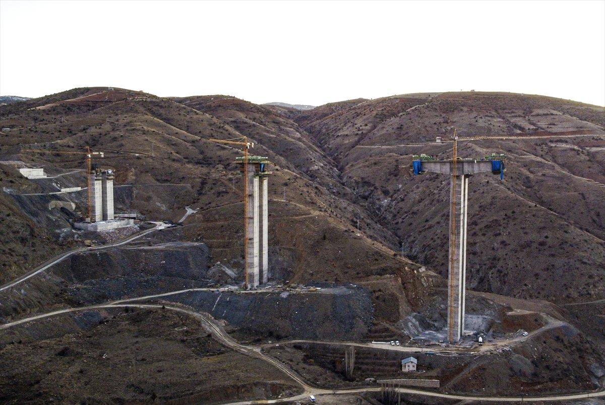 Türkiye'nin en yüksek ayaklı viyadüğü: Eğiste