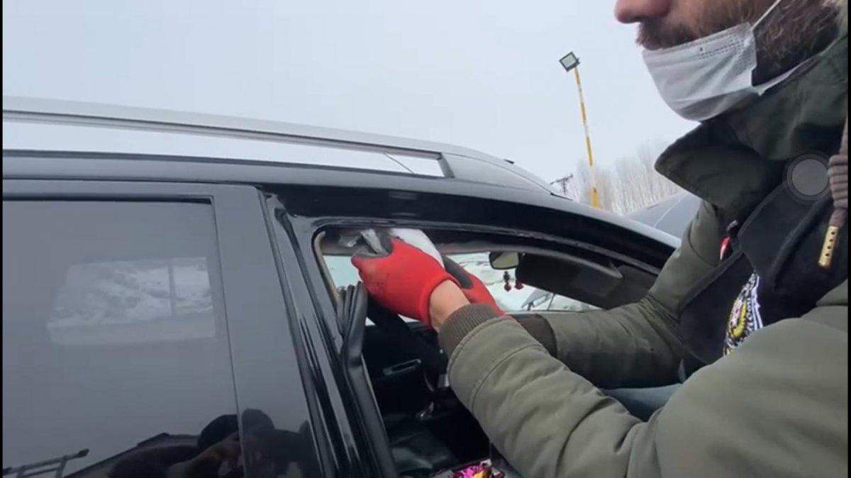 Muş’ta baldızının otomobiliyle uyuşturucu taşırken yakalandı