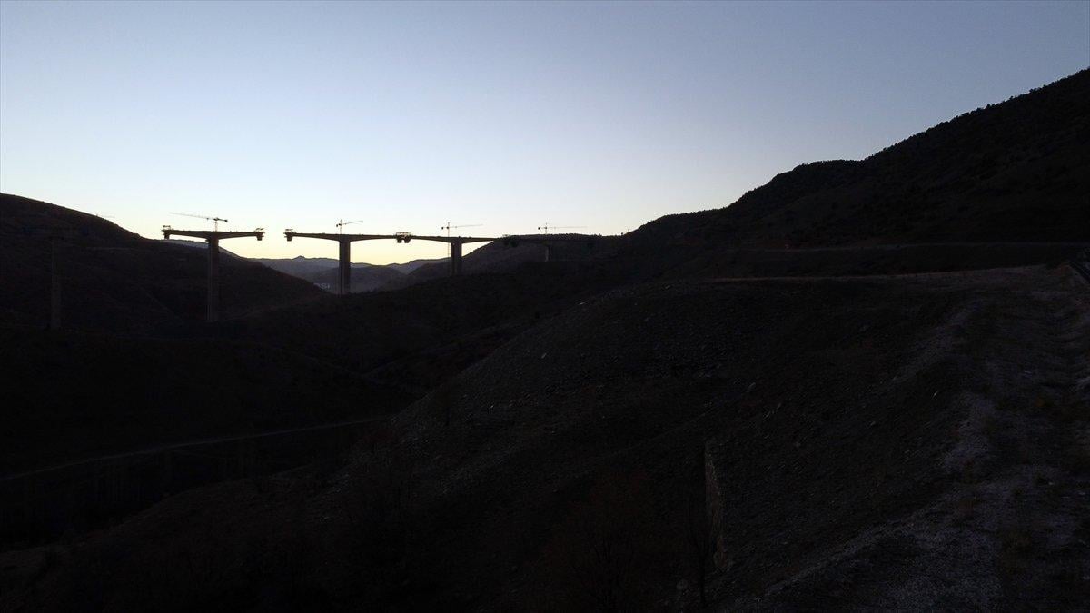 Türkiye'nin en yüksek ayaklı viyadüğü: Eğiste