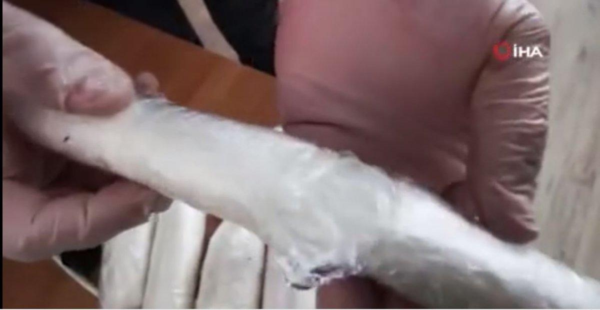 Antalya'da kargoya verilen blender cihazından 1 kilo uyuşturucu çıktı