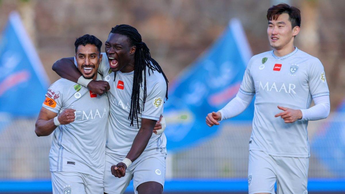 Bafetimbi Gomis'ten 4 gol