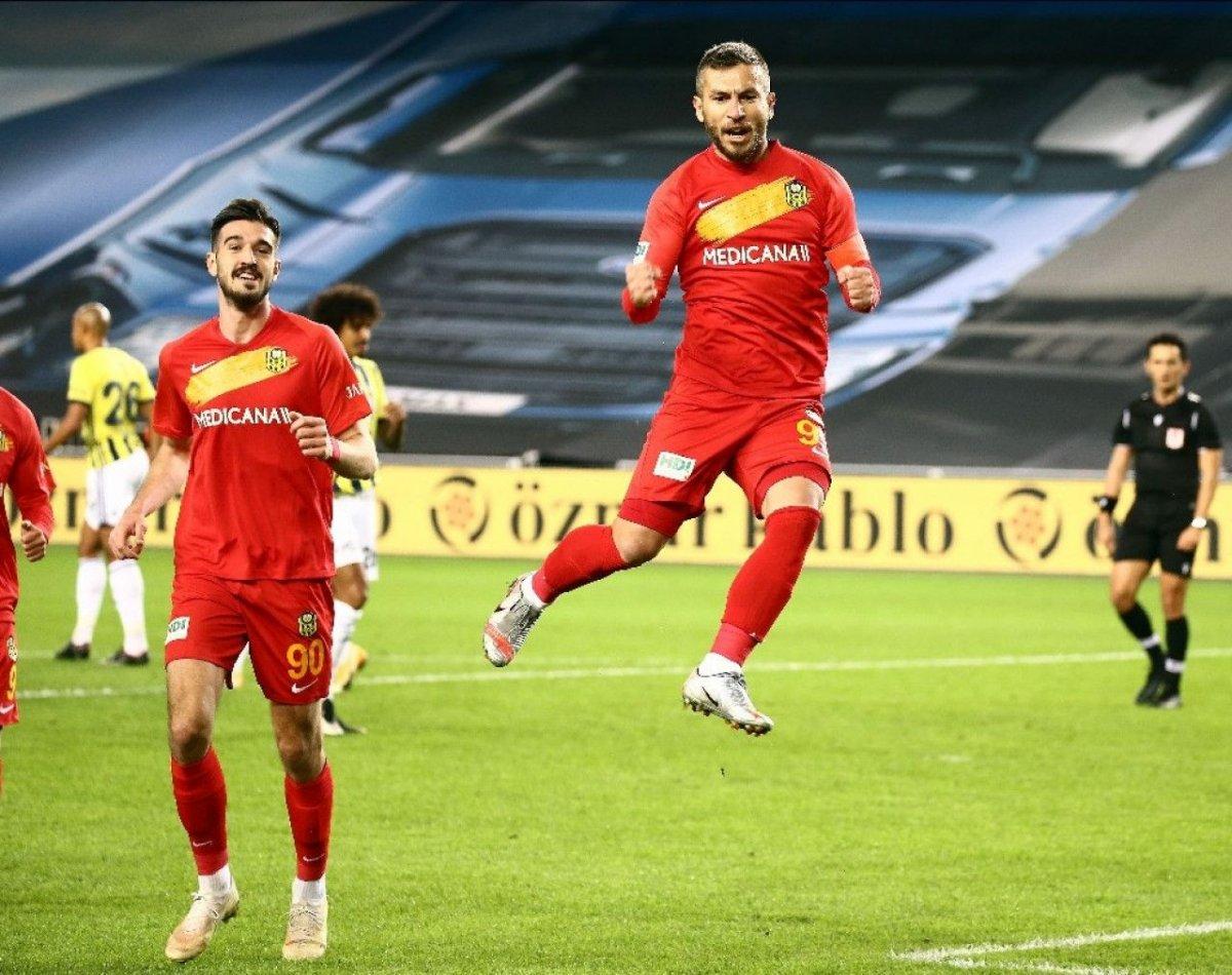 Gol krallığı yarışındaki tek Türk: Adem Büyük