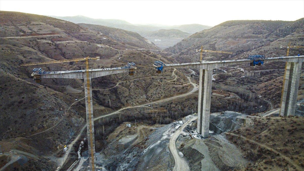 Türkiye'nin en yüksek ayaklı viyadüğü: Eğiste