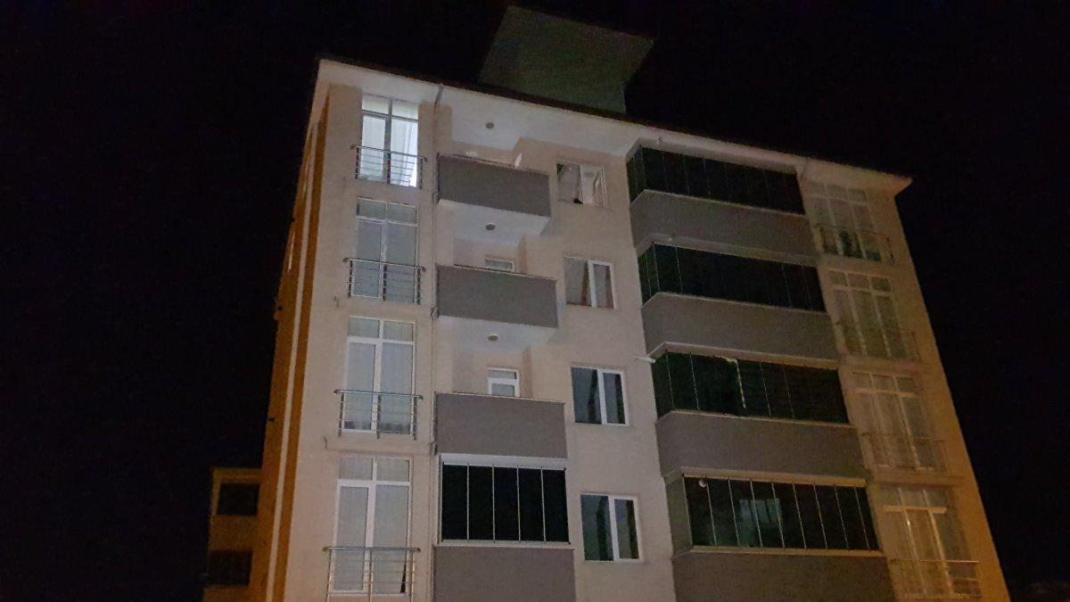 Karabük'te kız arkadaşına mesaj atıp kendini yaraladı