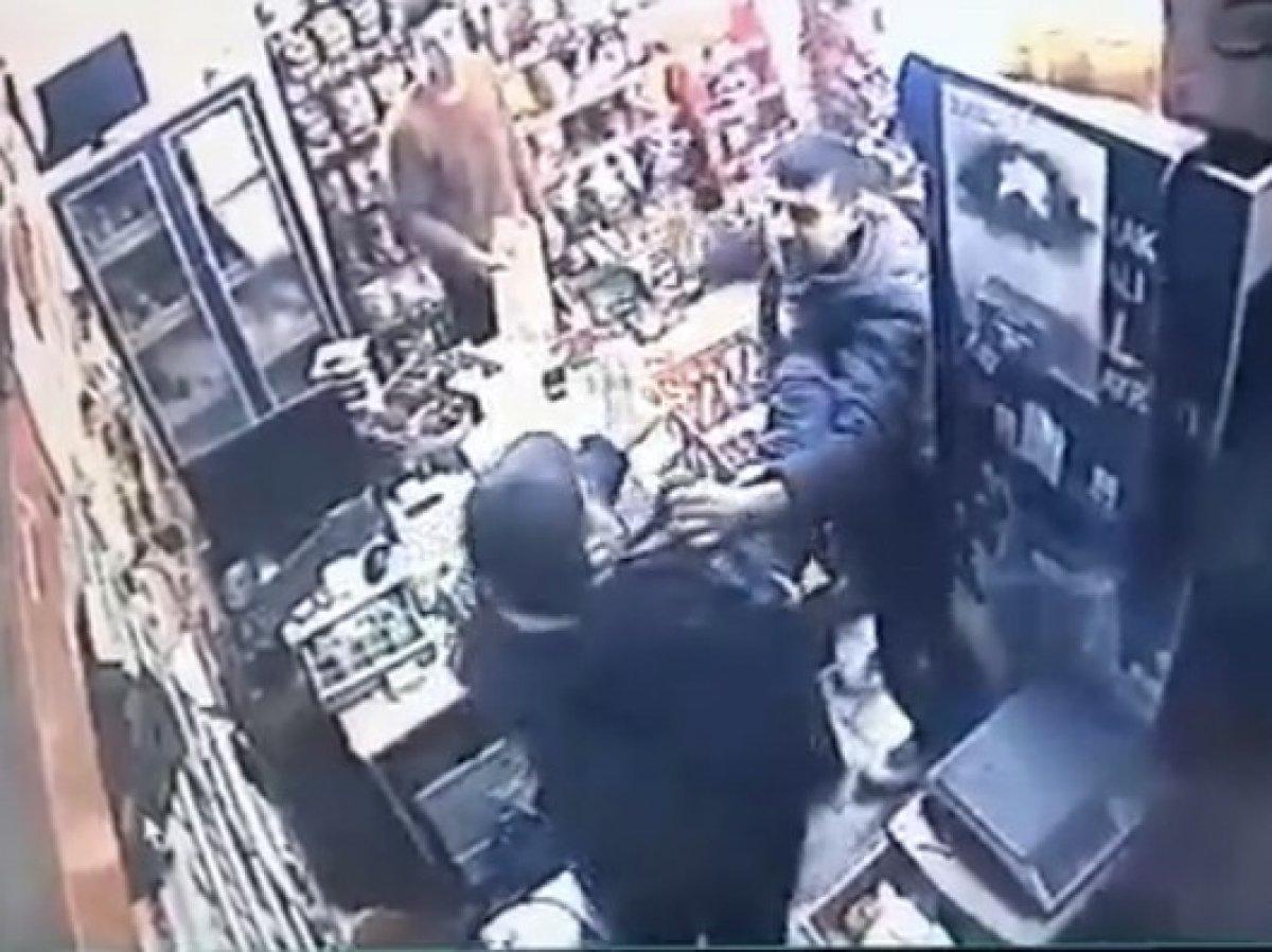 Kağıthane’de piknik tüpünün fiyatını pahalı buldu, olay çıkardı